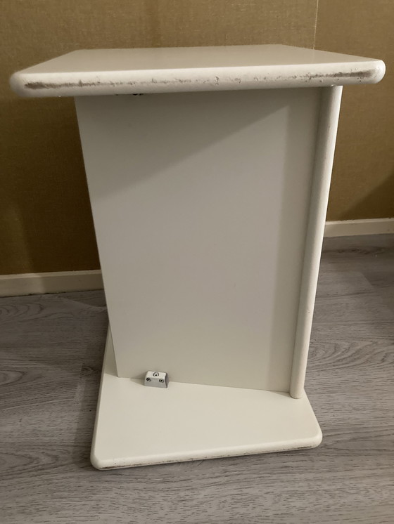 Image 1 of Vintage sidetable