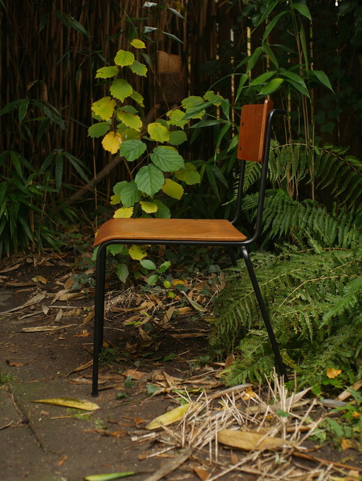 2X vintage Nederlandse schoolstoelen