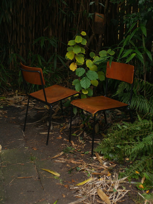 2X vintage Nederlandse schoolstoelen