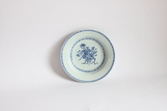 Image 1 of Qianlong onderglazuur blauw porseleinen bord, 18e eeuw