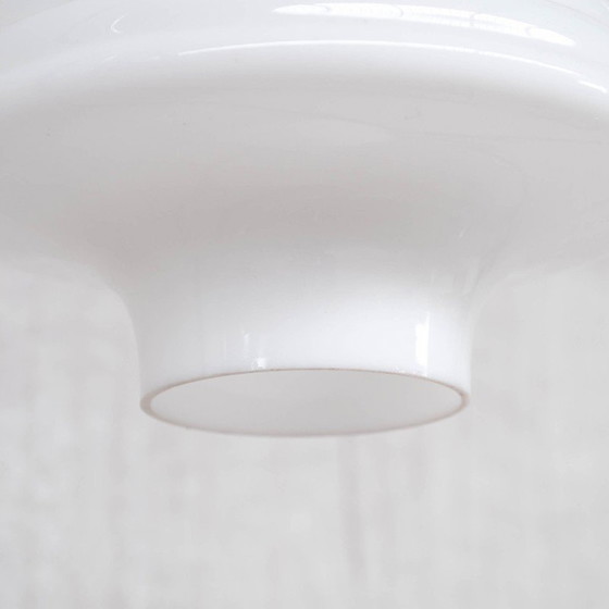 Image 1 of Vintage opaline en messing Franse hanglamp, jaren 1930