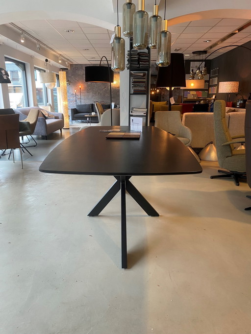 Mangohouten eettafel smooth zwart