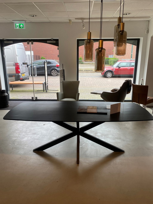 Mangohouten eettafel smooth zwart