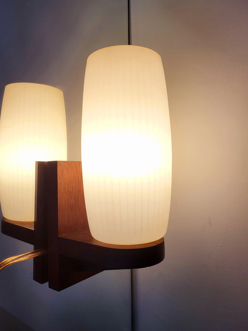 Vintage Opaline Glazen Muurlamp, Scandinavische Stijl, Jaren 60