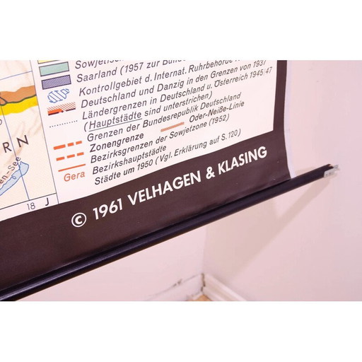 Vintage houten latten schoolkaart van Midden-Europa, Duitsland 1961