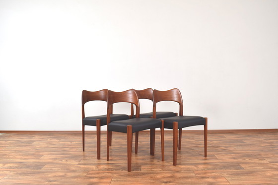 Image 1 of Mid Century Teakhouten Eetkamerstoelen Door Arne Hovmand-Olsen Voor Mogens Kold, 1960S, Set Van 4