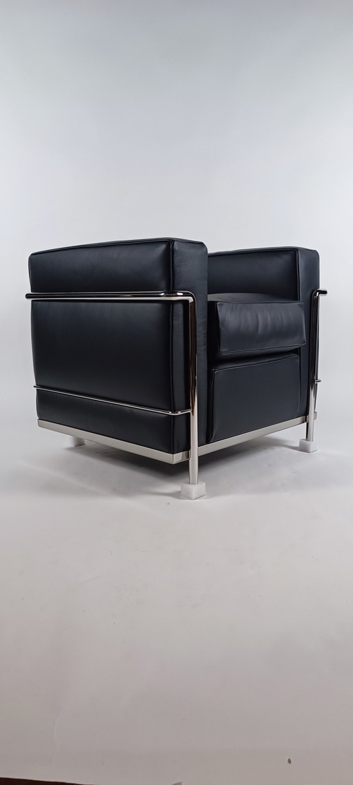 Cassina Lc2 Le Corbusier Leer Zwart