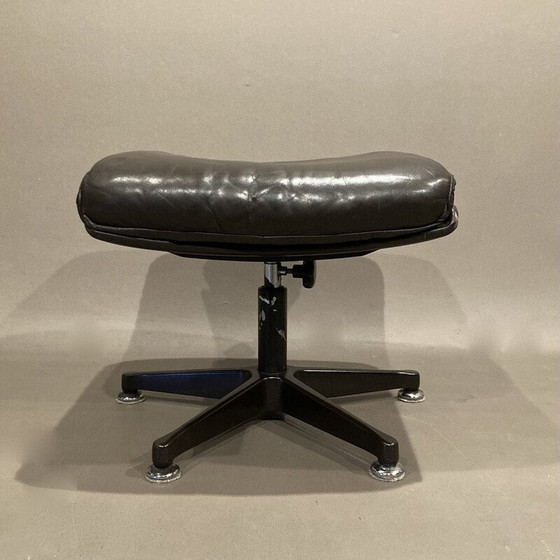 Image 1 of Vintage leren fauteuil en voetenbank, 1960