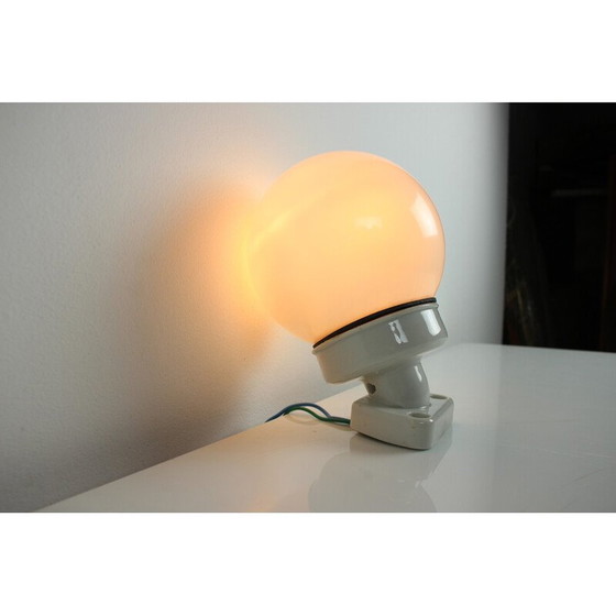 Image 1 of Vintage wandlamp van porselein en opaline glas, Tsjecho-Slowakije 1960
