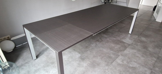 Image 1 of Leolux Izaki Eettafel