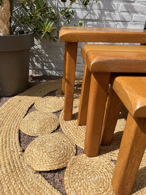 Brutalist licht eiken nesting tables 