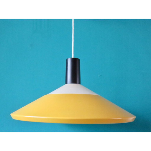 Vintage geel metalen hanglamp van Louis Poulsen, Denemarken 1960