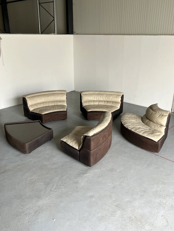 Image 1 of Zeldzame Serpentine Modulaire 'Bogo' Sofa Door Carlo Bartoli Voor Rossi Di Albizzate In Suede En Leer, 1970S Italiaans Exclusief