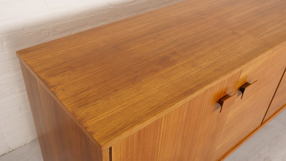 Image 1 of Vintage dressoir | Houten grepen | Notenhout | 240 cm