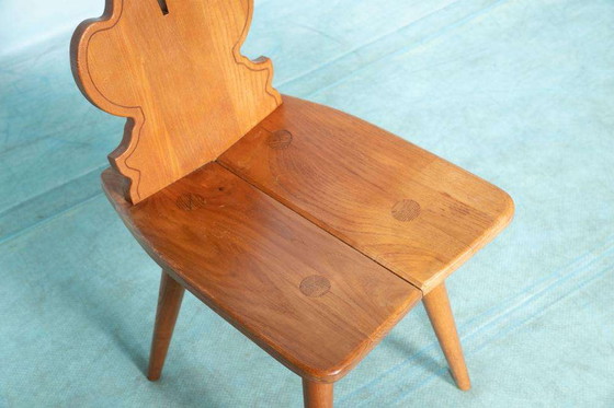 Image 1 of Brutalist massief houten Tiroler stoel, solid pine chair