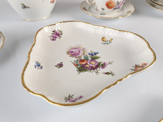 Image 1 of Royal Copenhagen koffie/thee servies met handgeschilderde Saksische bloemen 1930S