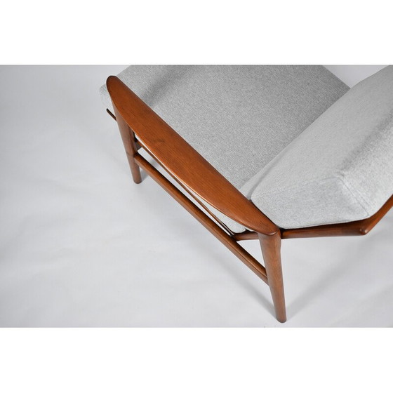 Image 1 of Vintage Stefan fauteuil in teak en lichtgrijze stof voor Swarzędz, 1960