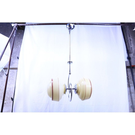 Image 1 of Vintage spiraalophanging met twee globes, 1920