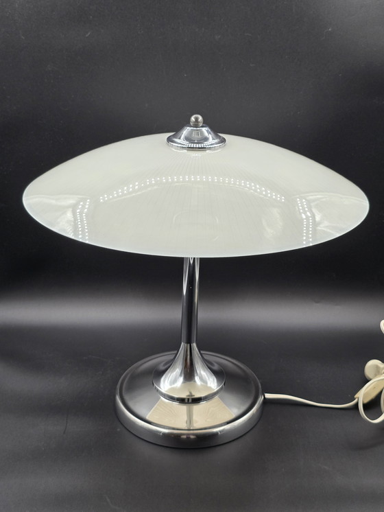 Image 1 of Grote Jaren 50 Lamp Met Glazen Kap