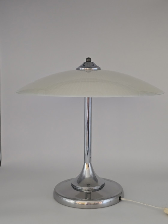 Image 1 of Grote Jaren 50 Lamp Met Glazen Kap