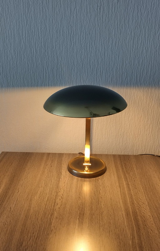 Bauhaus lamp Kaiser Idell 6751 door Christian Dell