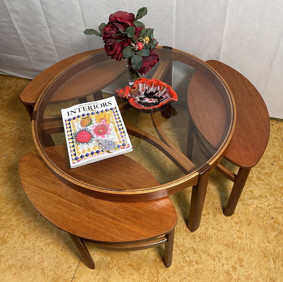 Image 1 of Mid Century Retro Vintage Teak Ronde Nathan Salontafel Trinity 1960