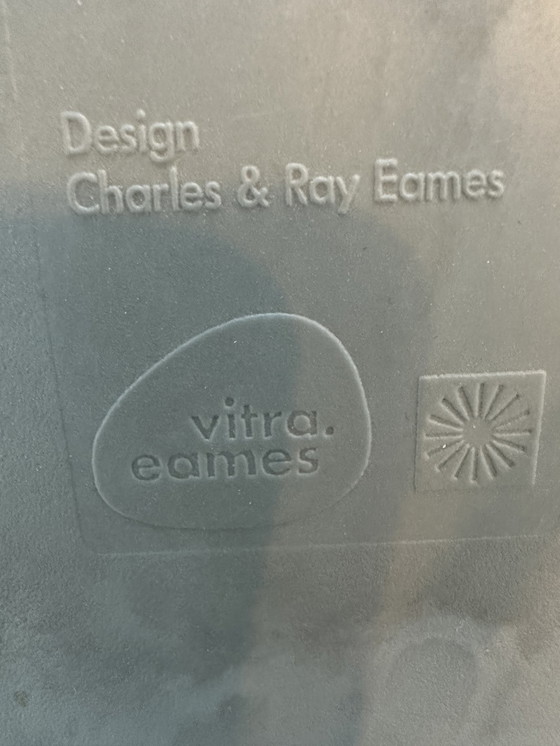 Image 1 of Vitra Eames Stoeltje