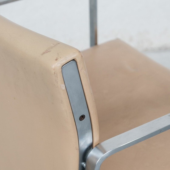 Image 1 of Set van 6 vintage "JH811" eetkamerstoelen in staal en leer van Hans J Wegner, Denemarken 1950