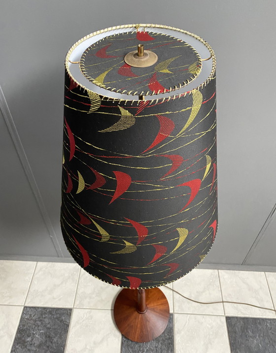 Image 1 of Deense Teakhouten vloerlamp met Zwart en Rood , Geel kap, jaren 60