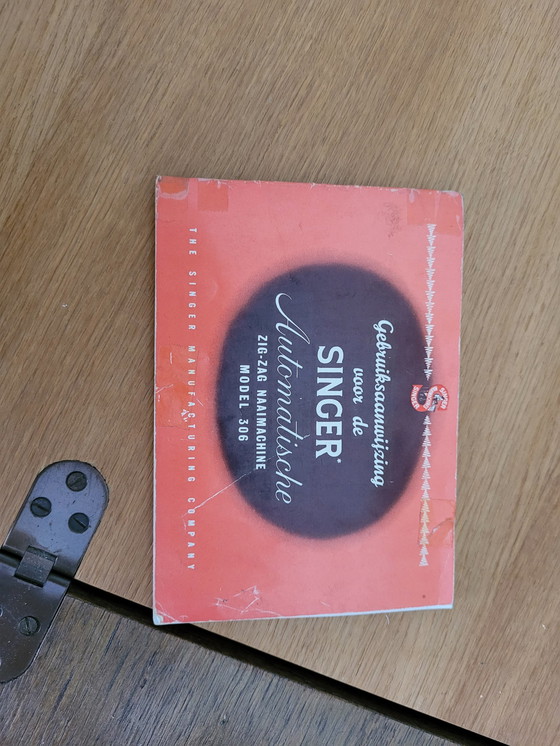 Image 1 of Vintage Singer Naaimachine