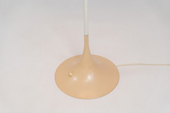 Image 1 of Vroege Panthella vloerlamp van Verner Panton voor Louis Poulsen (Denemarken, 1970S).