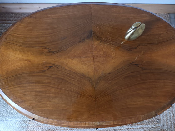 Image 1 of Art Deco Notenhouten Voetstuktafel