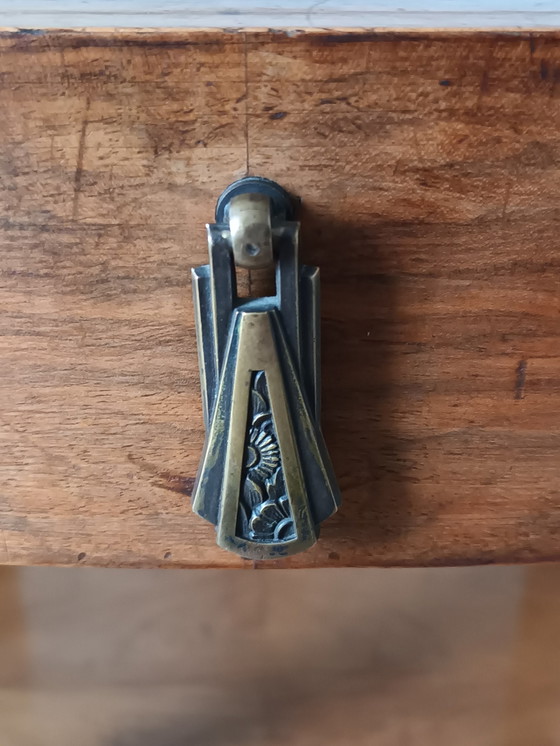 Image 1 of Art Deco Notenhouten Voetstuktafel