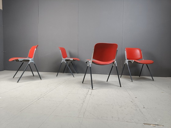 Image 1 of Vintage Italiaanse stapelbare eetkamerstoelen, 1970S