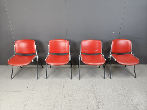 Image 1 of Vintage Italiaanse stapelbare eetkamerstoelen, 1970S
