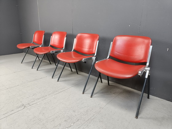 Image 1 of Vintage Italiaanse stapelbare eetkamerstoelen, 1970S