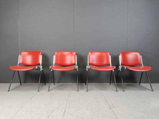 Image 1 of Vintage Italiaanse stapelbare eetkamerstoelen, 1970S