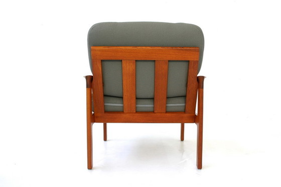 Image 1 of Arne Wahl Iversen voor Komfort Denmark, Mid Century Danish Teak Lounge Chair, nieuwe hoes