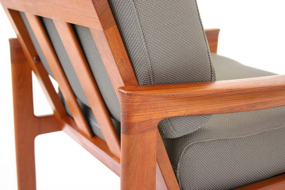 Image 1 of Arne Wahl Iversen voor Komfort Denmark, Mid Century Danish Teak Lounge Chair, nieuwe hoes