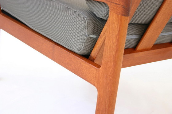 Image 1 of Arne Wahl Iversen voor Komfort Denmark, Mid Century Danish Teak Lounge Chair, nieuwe hoes