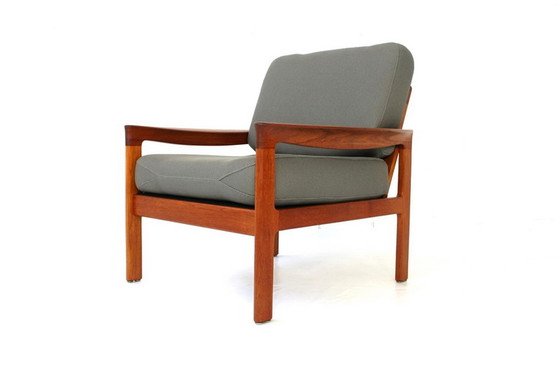 Image 1 of Arne Wahl Iversen voor Komfort Denmark, Mid Century Danish Teak Lounge Chair, nieuwe hoes