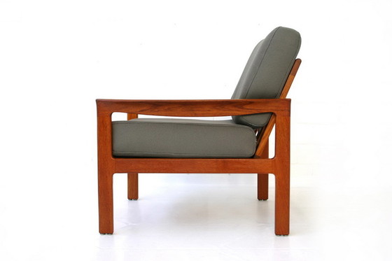 Image 1 of Arne Wahl Iversen voor Komfort Denmark, Mid Century Danish Teak Lounge Chair, nieuwe hoes