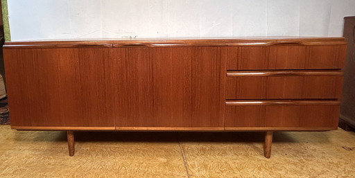 Mid Century Retro Vintage Teak Dressoir van Mcintosh