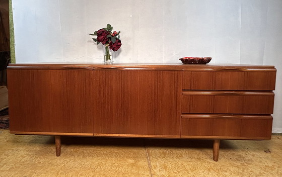 Image 1 of Mid Century Retro Vintage Teak Dressoir van Mcintosh