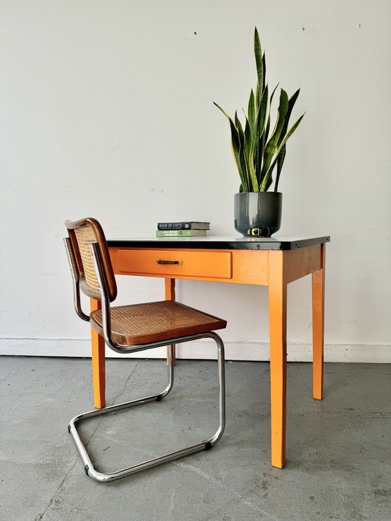 Image 1 of Vintage keukentafel bureau met geëmailleerd blad