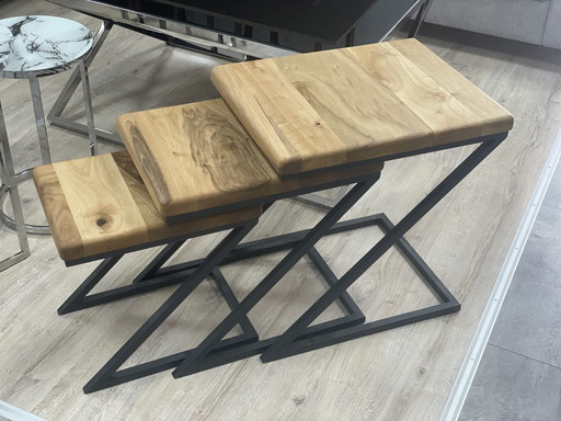 Massief houten bijzettafel salontafel set van 3 industriële design tafels