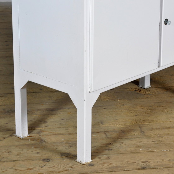Image 1 of Vintage medisch kabinet, jaren 1970