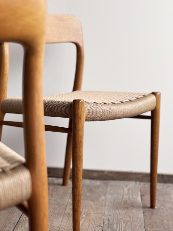 Image 1 of Mid Century Deense Model 75 Stoelen in Eik van Niels O. Møller voor JL Møllers Meubelfabriek, 1950, Set van 4