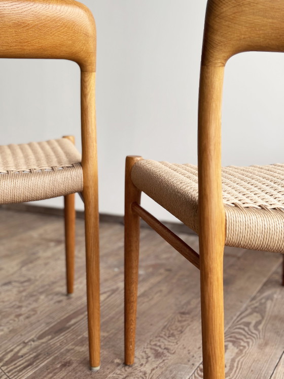 Image 1 of Mid Century Deense Model 75 Stoelen in Eik van Niels O. Møller voor JL Møllers Meubelfabriek, 1950, Set van 4