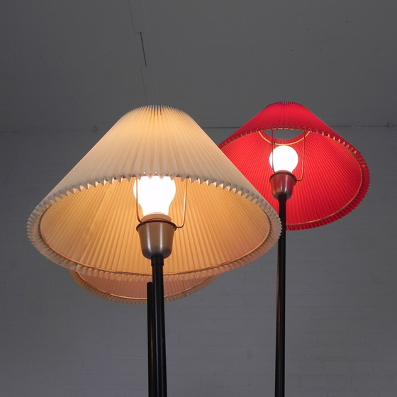 Image 1 of Staande lamp sprietlamp met 3 kunststof kappen, jaren 50